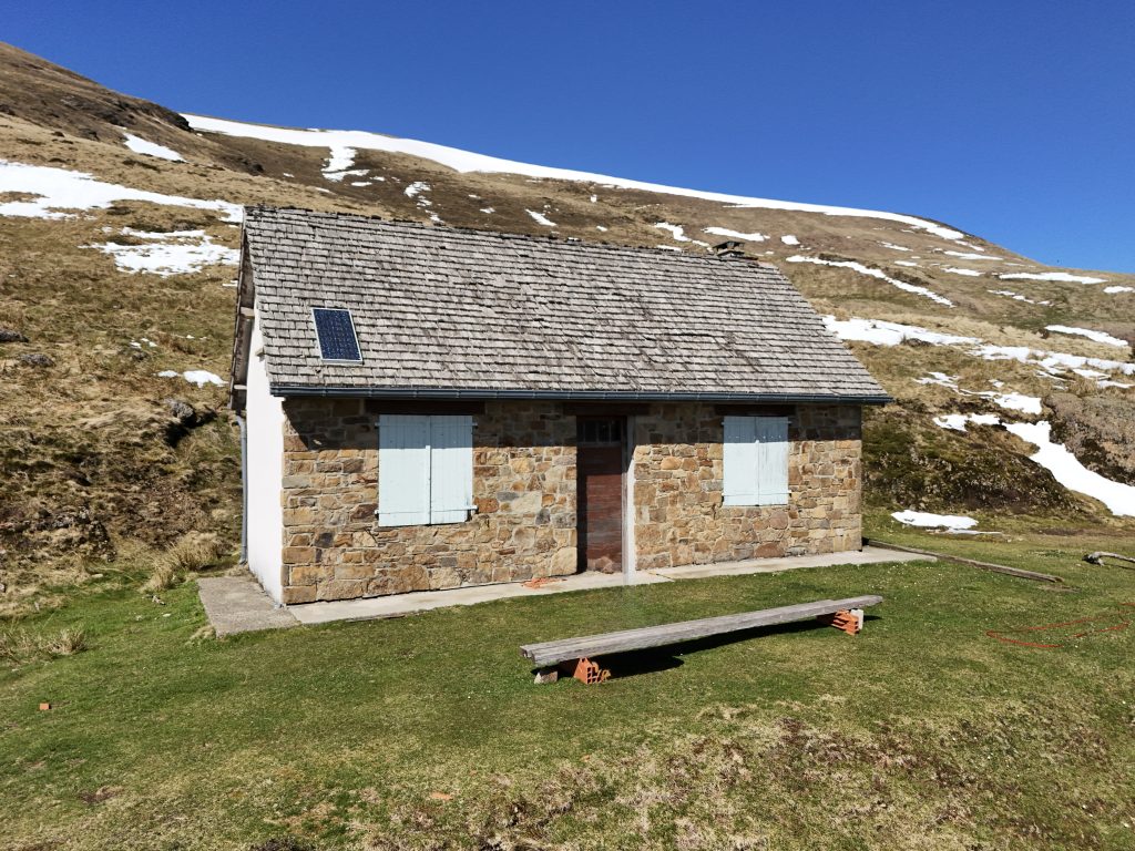 Cabane en pierre en montagne basque - bien atypique Pays Basque intérieur